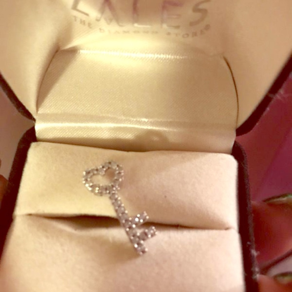 Diamond 🔐 lock key pendant